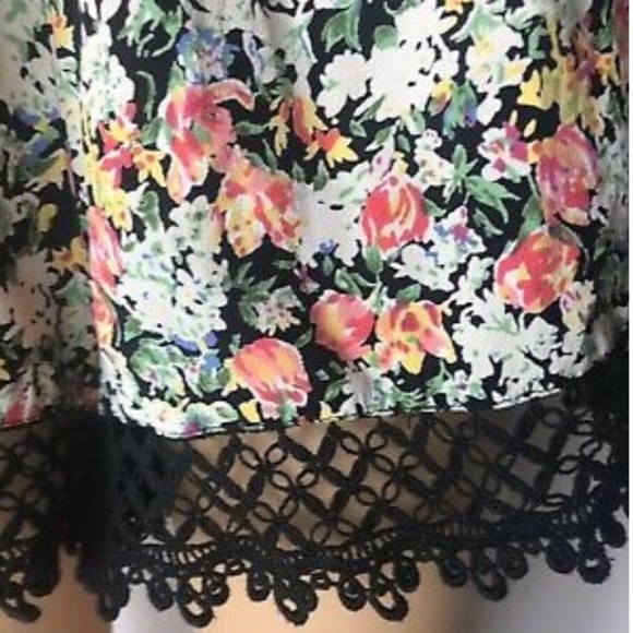 Topshop Flowy Floral High Waist Lace Trim Shorts - Picture 3 of 14